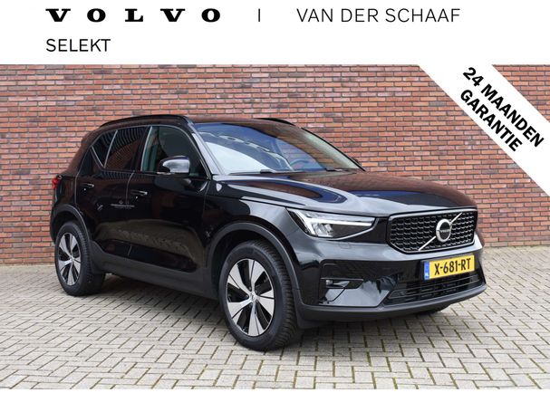 Volvo XC40 Recharge T4 Plus Dark 155 kW image number 2