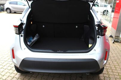 Car image 11