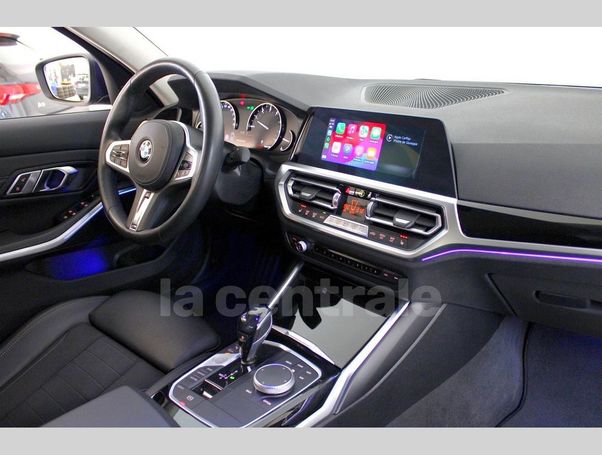 BMW 320i 135 kW image number 17