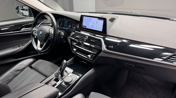 BMW 520d Touring xDrive 140 kW image number 7