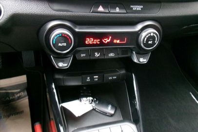 Car image 35