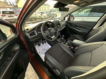 Car image 11