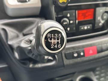 Car image 31