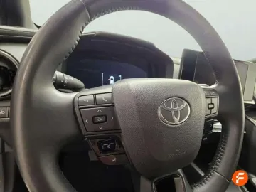 Car image 25