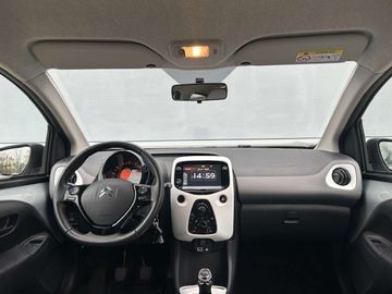 Car image 14