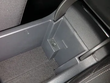 Car image 48