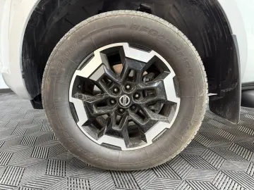 Car image 28