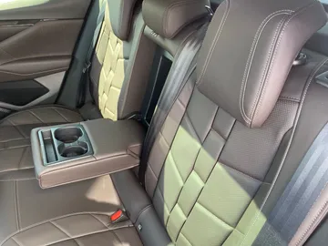 Car image 37