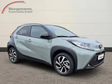 Car image 2