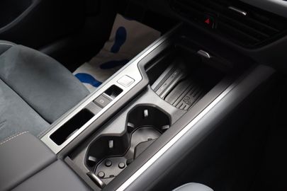 Car image 37