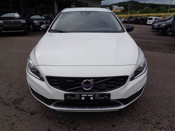 Volvo V60 Cross Country AWD 140 kW image number 3