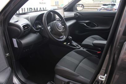 Car image 16