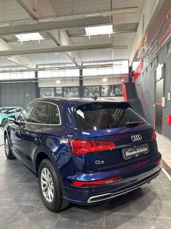 Audi Q5 35 TDI quattro S tronic Business 120 kW image number 2