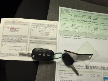 Car image 19