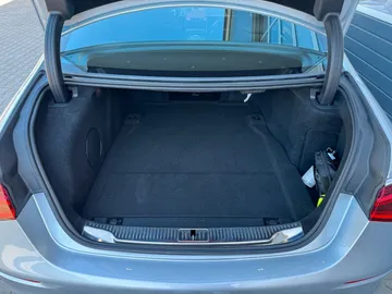 Car image 40