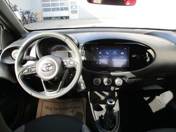 Car image 11