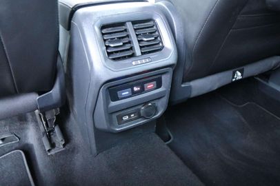 Car image 35