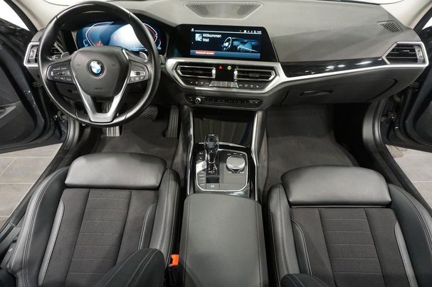 BMW 320i Sport Line 135 kW image number 8