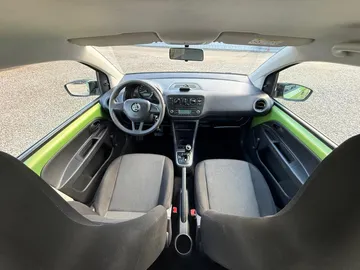 Car image 24