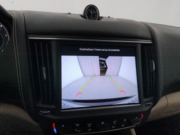 Car image 32