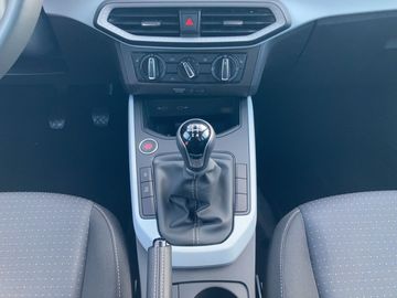 Car image 15