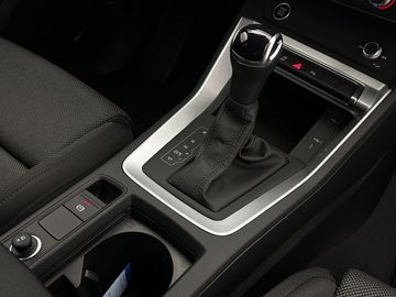 Car image 40