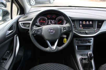 Car image 15