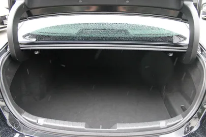 Car image 32
