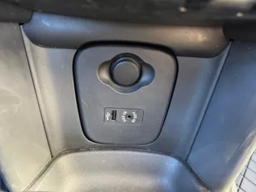 Car image 38