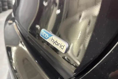 Car image 32