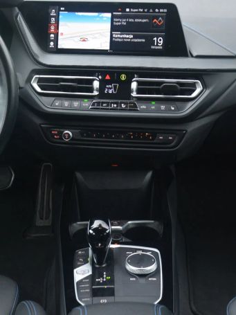 BMW 218i M Sport 103 kW image number 9