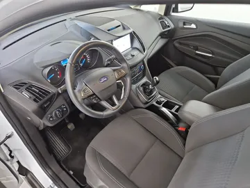 Car image 34