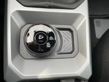 Car image 40