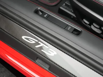 Car image 36