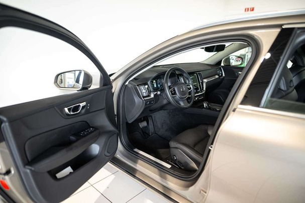 Volvo V60 B4 Momentum 145 kW image number 22