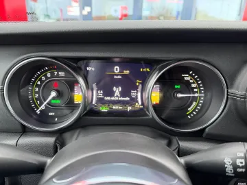 Car image 28