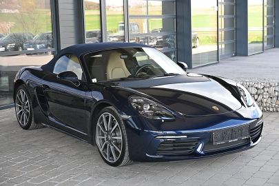 Car image 15