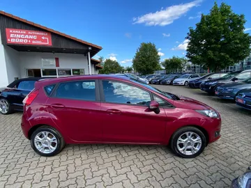 Car image 4