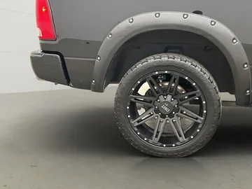 Car image 35