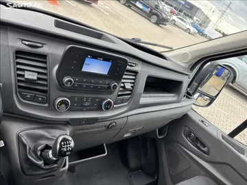 Car image 30