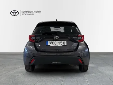 Car image 3
