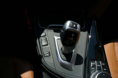 Car image 38