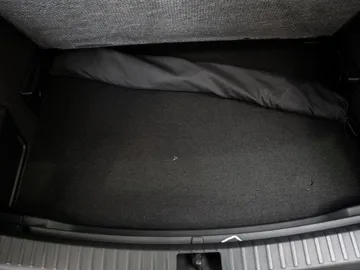 Car image 31