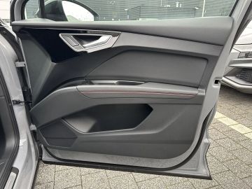 Car image 38