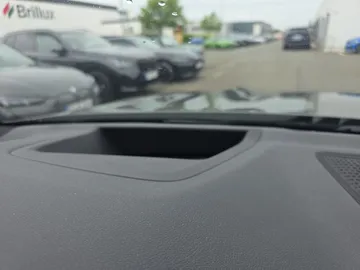 Car image 34