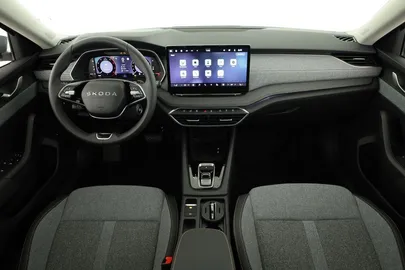 Car image 30