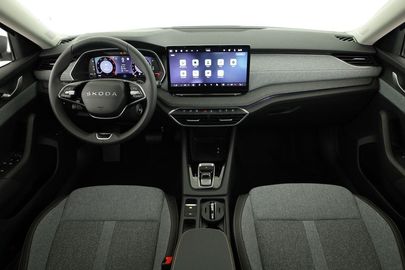 Car image 30