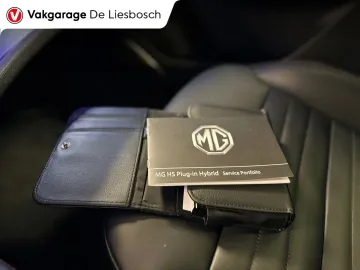 Car image 32
