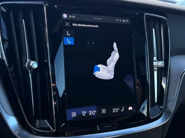 Car image 38