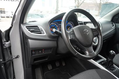 Car image 14